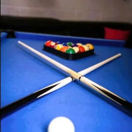 Oak House - Sleeps 10 With Bar & Games * Reighton