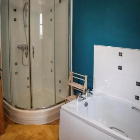 Oak House - Sleeps 10 With Bar & Games * Reighton