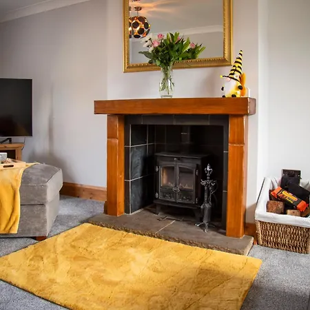 Oak House - Sleeps 10 With Bar & Games Holiday home