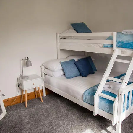 Oak House - Sleeps 10 With Bar & Games Reighton