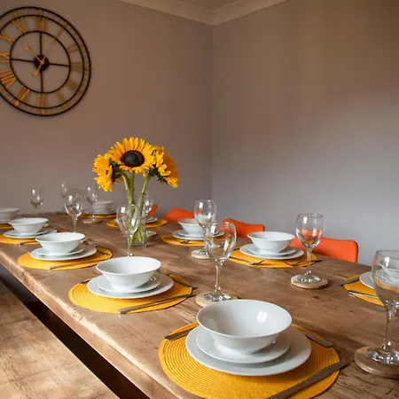 펜션 Oak House - Sleeps 10 With Bar & Games Reighton