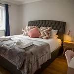 Σπίτι διακοπών Oak House - Sleeps 10 With Bar & Games